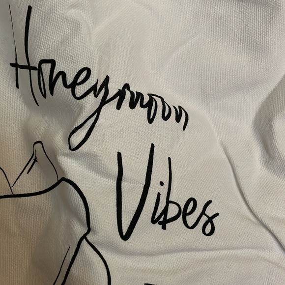 4/$25 Honeymoon vibes tote bag - Picture 4 of 8